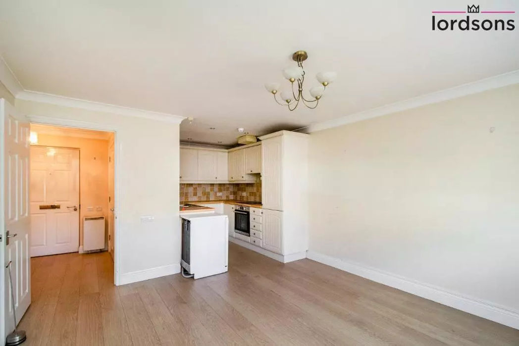 Property image 2 of 19
