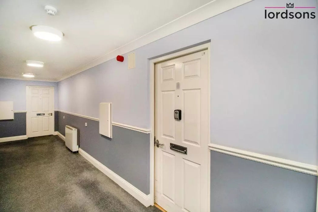 Property image 16 of 19