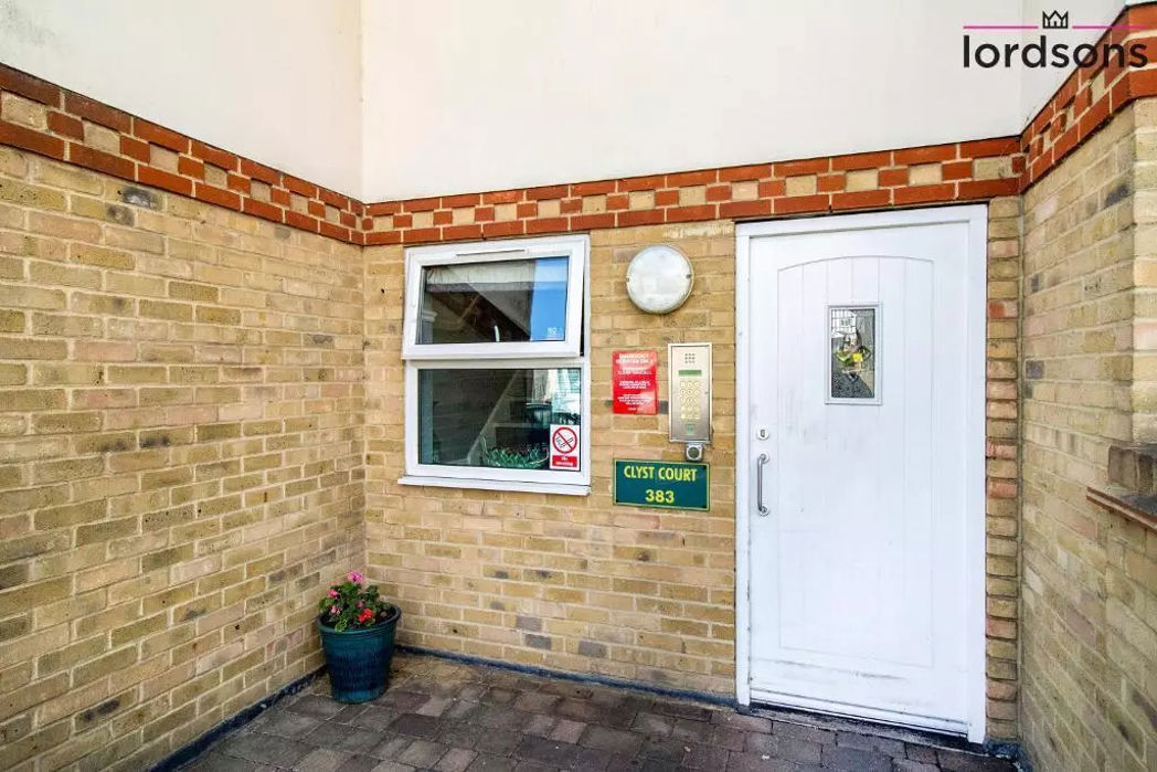 Property image 17 of 19
