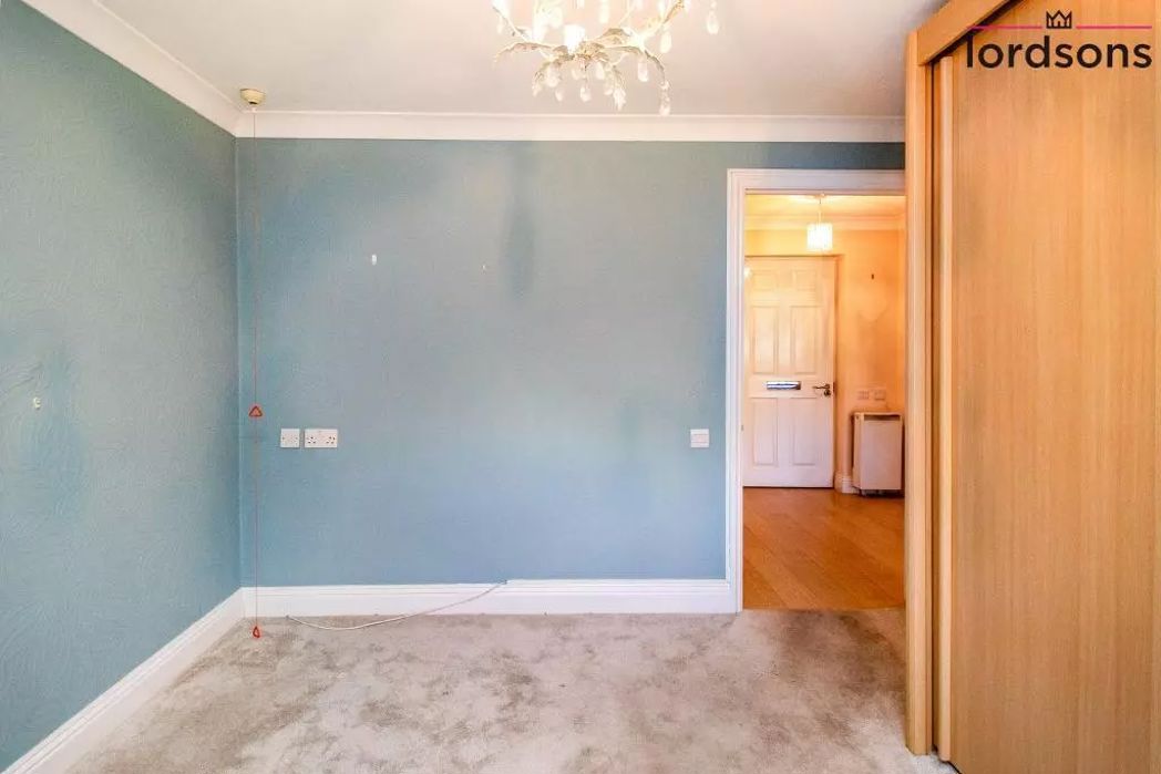 Property image 10 of 19