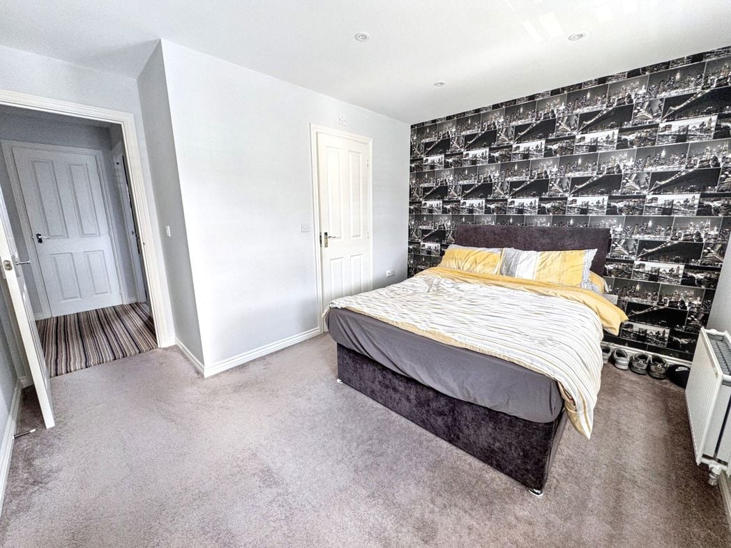 Property image 16 of 26