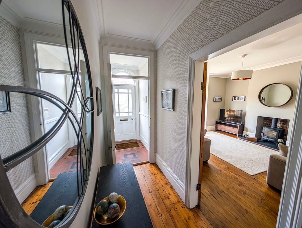 Property image 2 of 27