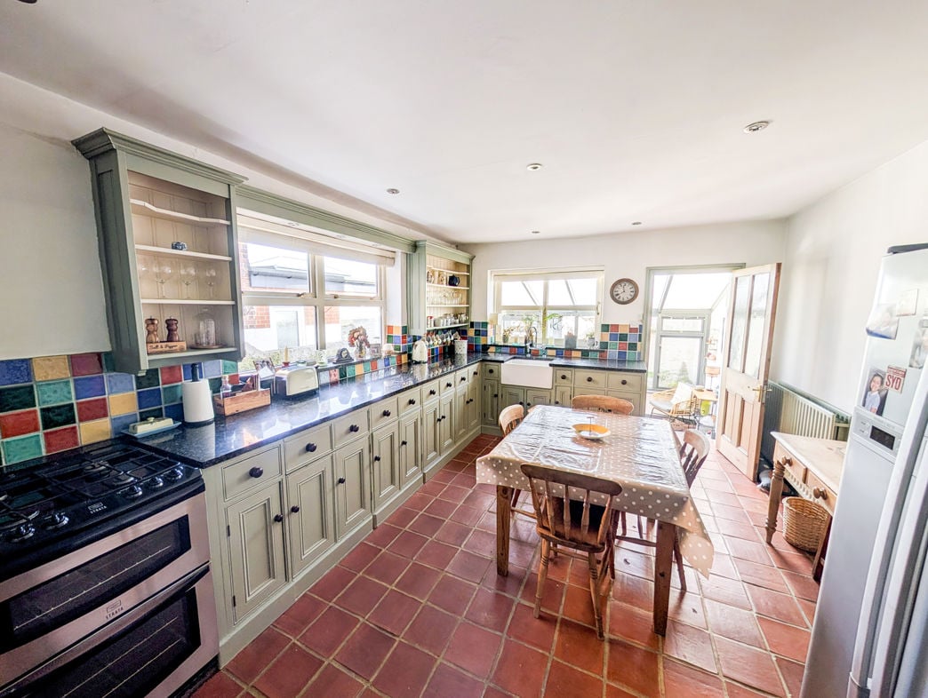 Property image 9 of 27