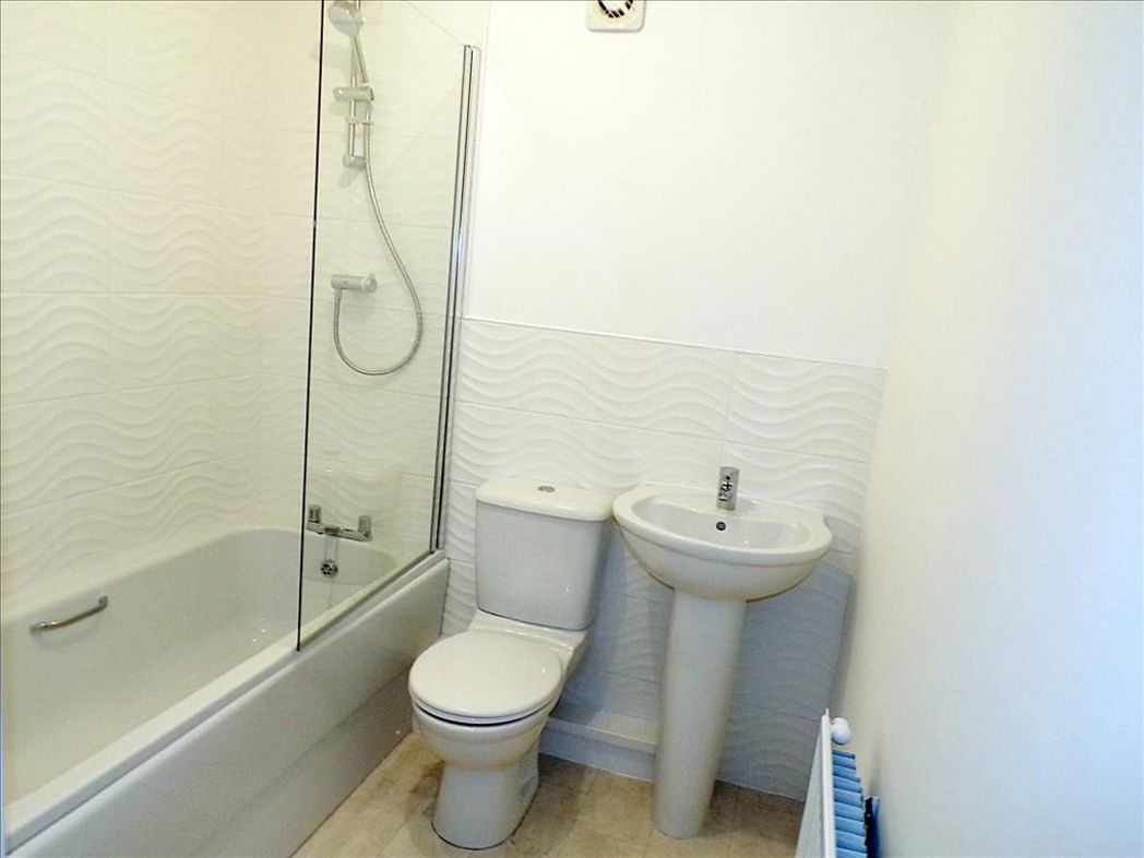 Property image 6 of 9