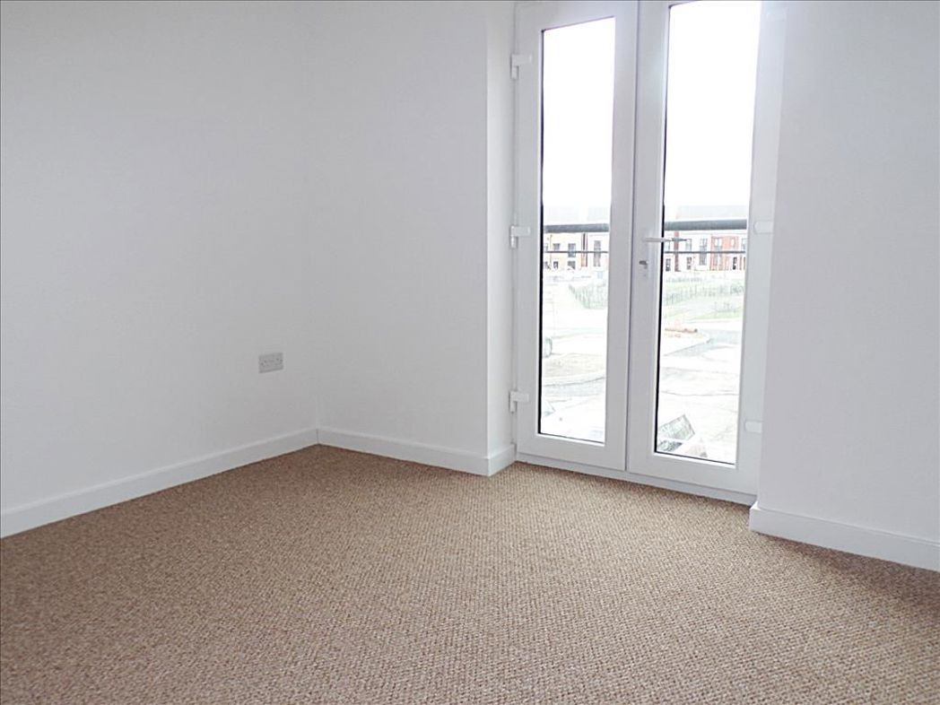 Property image 5 of 9