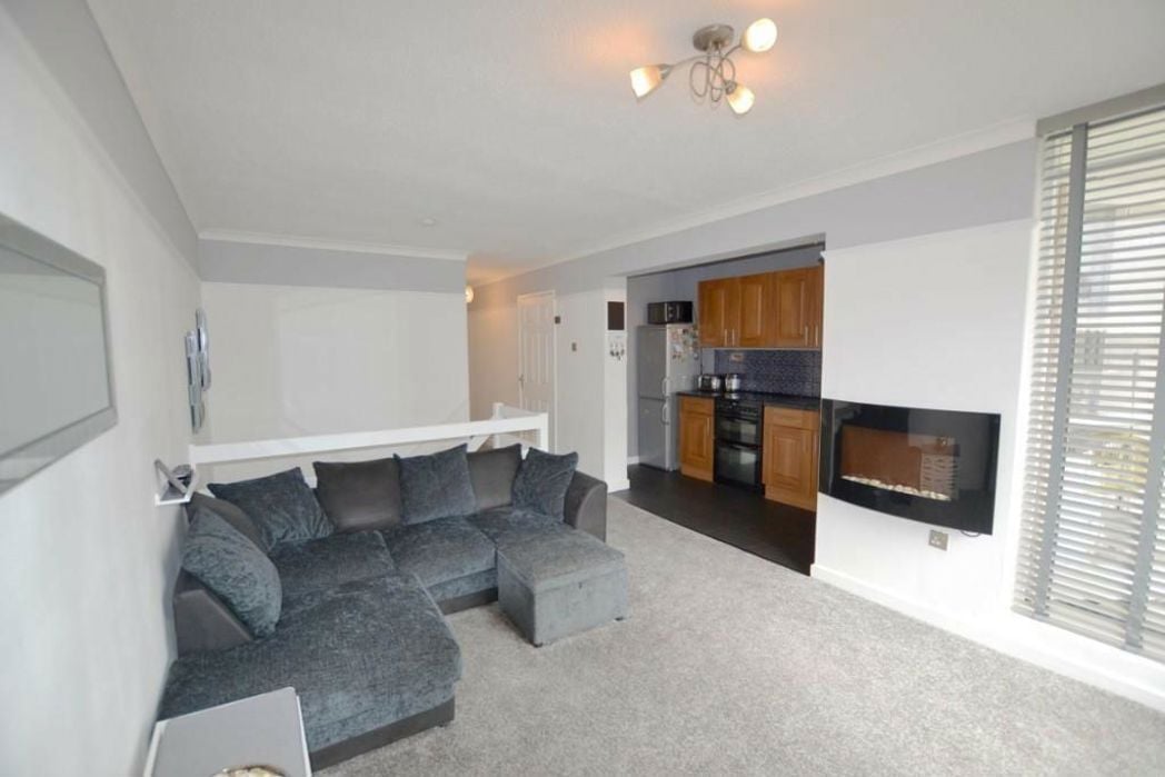 Property image 2 of 13