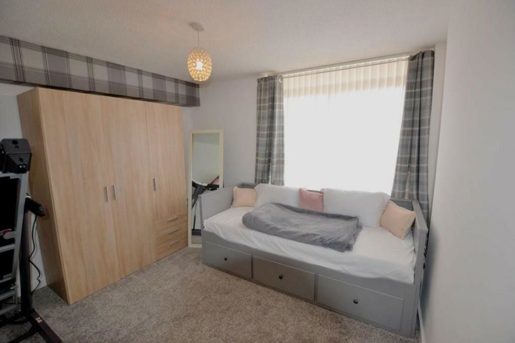 Property image 8 of 13