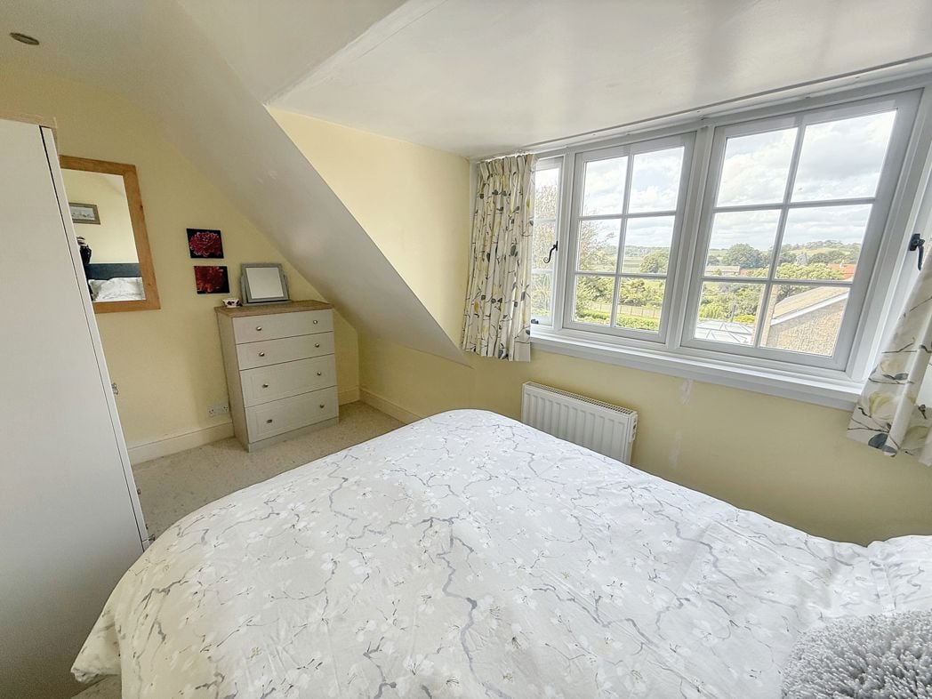 Property image 12 of 19