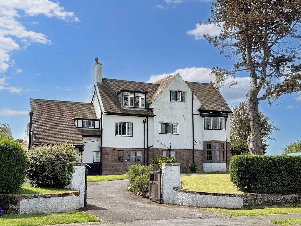 Property image 1 of 19