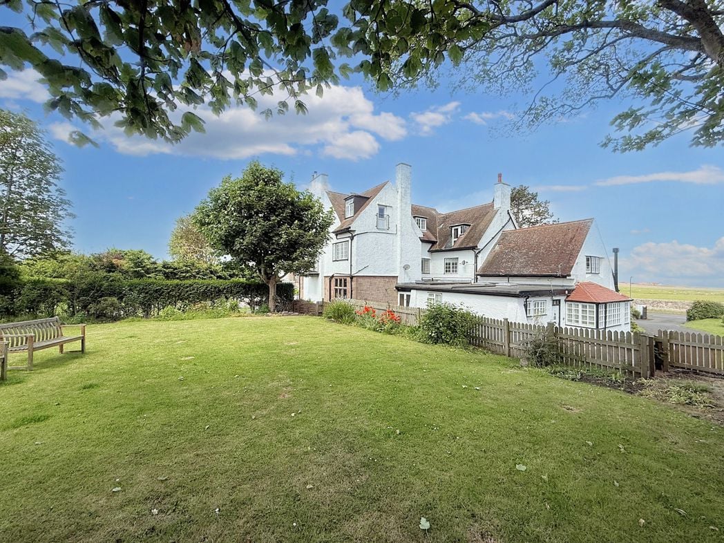 Property image 16 of 19
