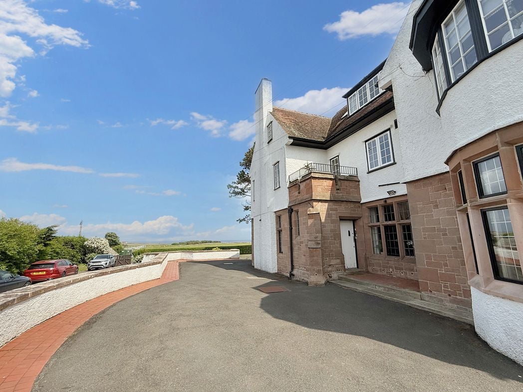 Property image 17 of 19