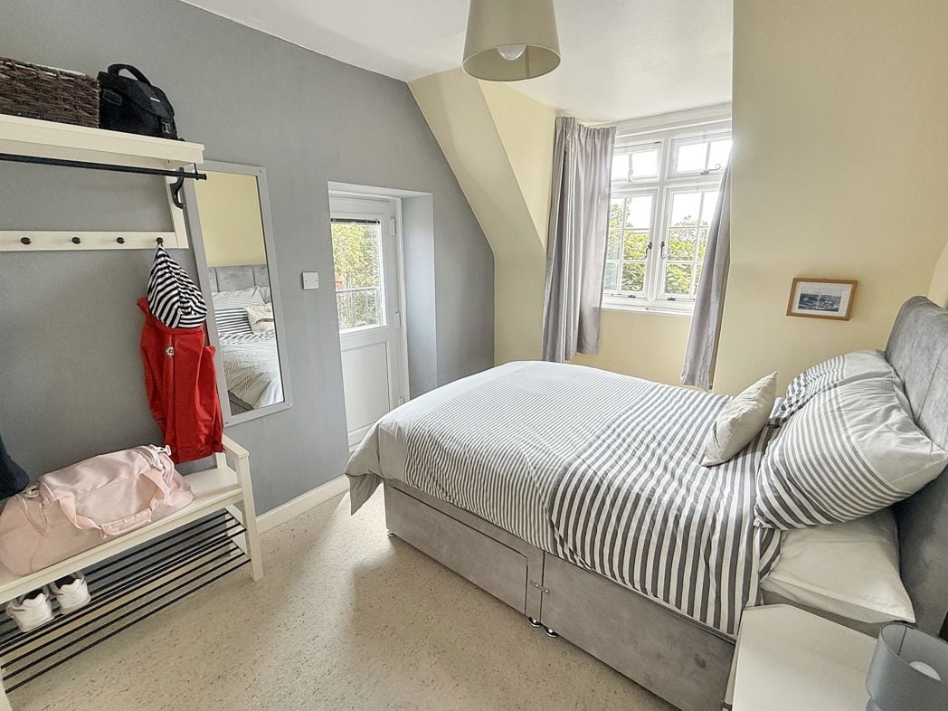 Property image 13 of 19