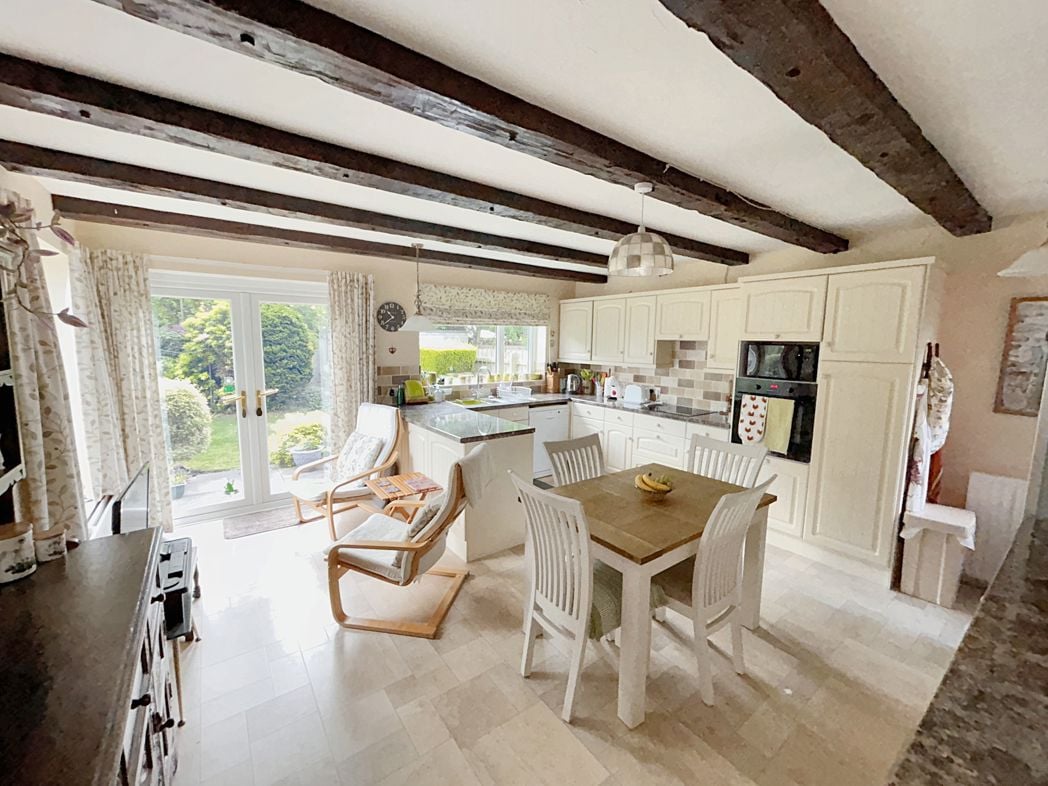 Property image 11 of 23