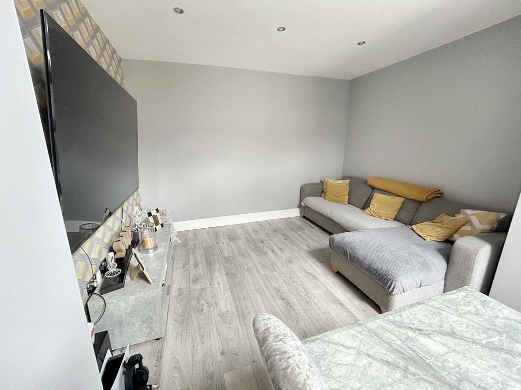 Property image 5 of 23