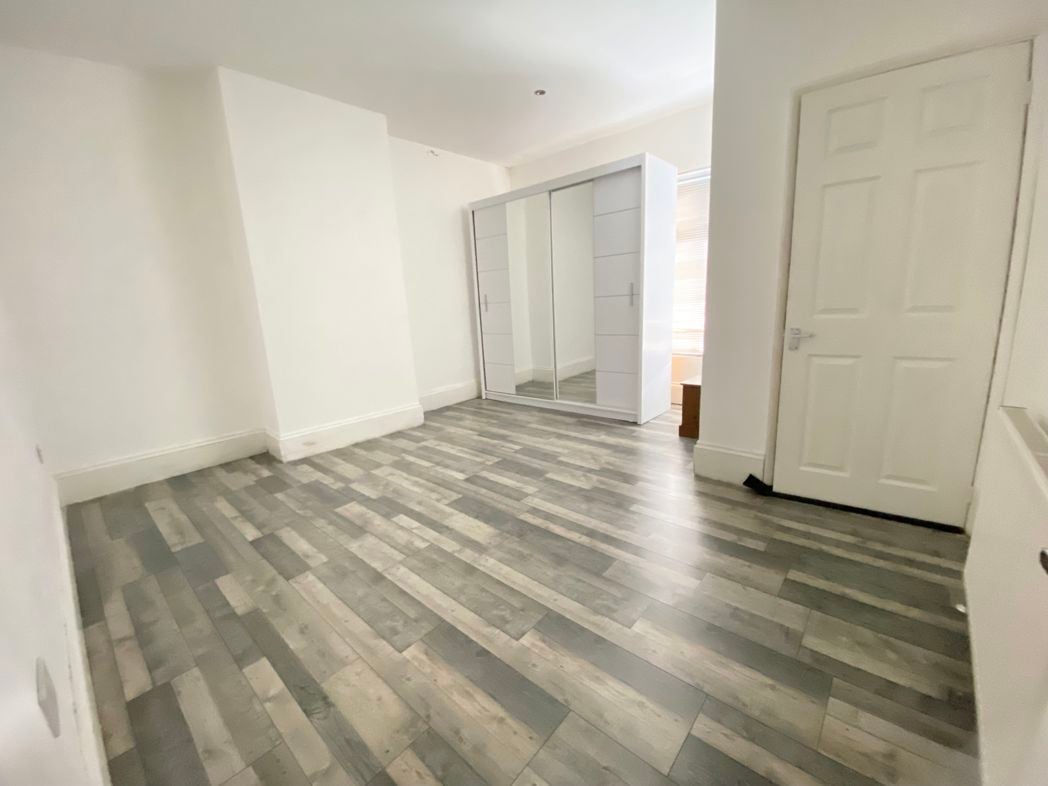Property image 5 of 13