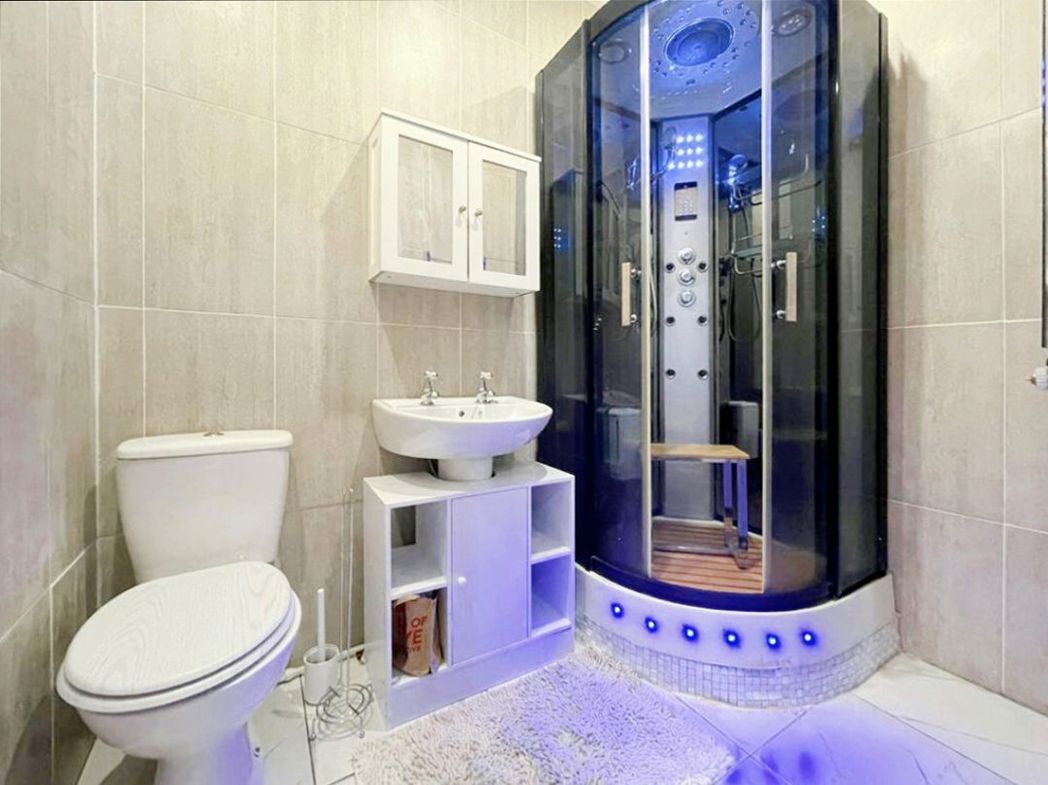 Property image 11 of 13