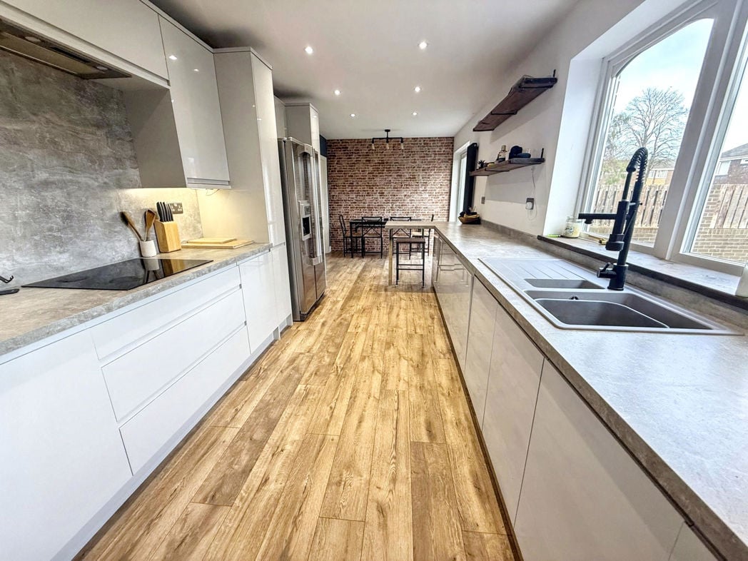 Property image 3 of 11