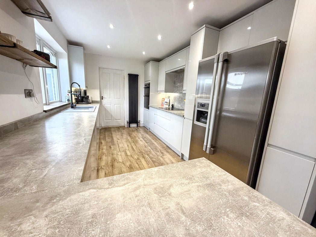 Property image 6 of 11