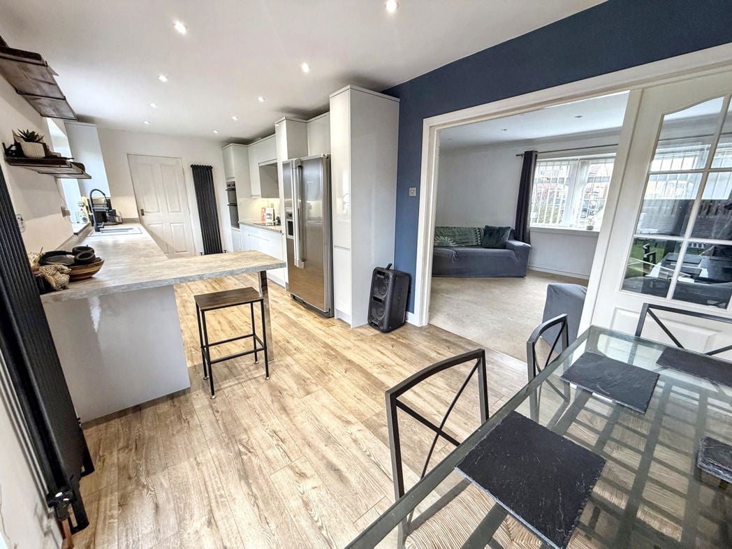 Property image 5 of 11