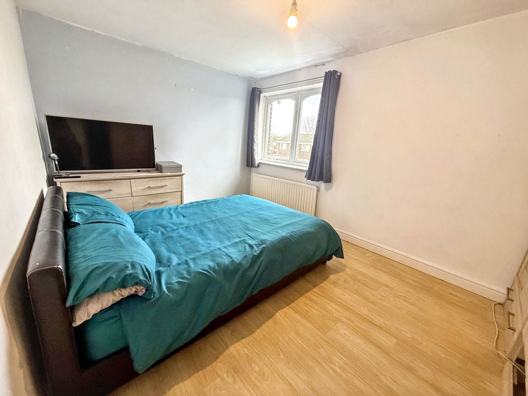 Property image 8 of 11