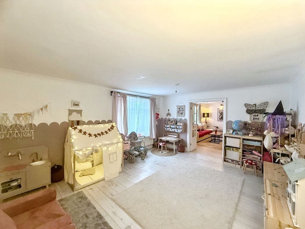 Property image 7 of 16