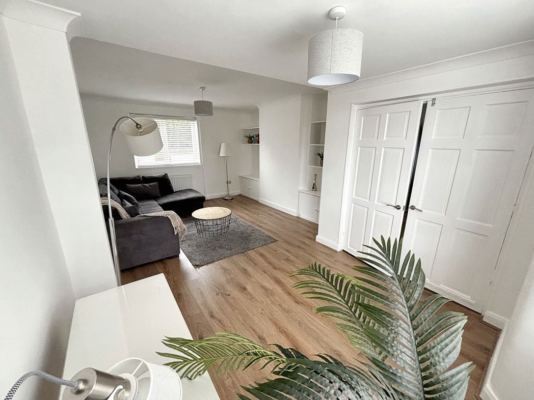 Property image 3 of 12