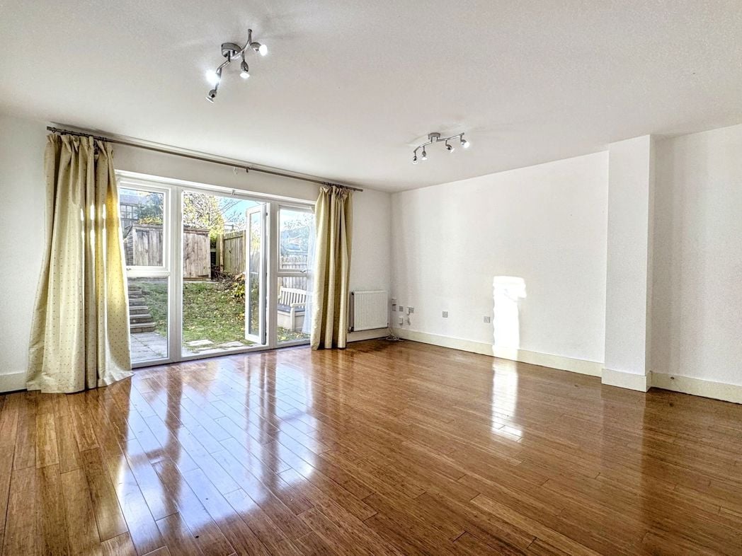 Property image 6 of 28