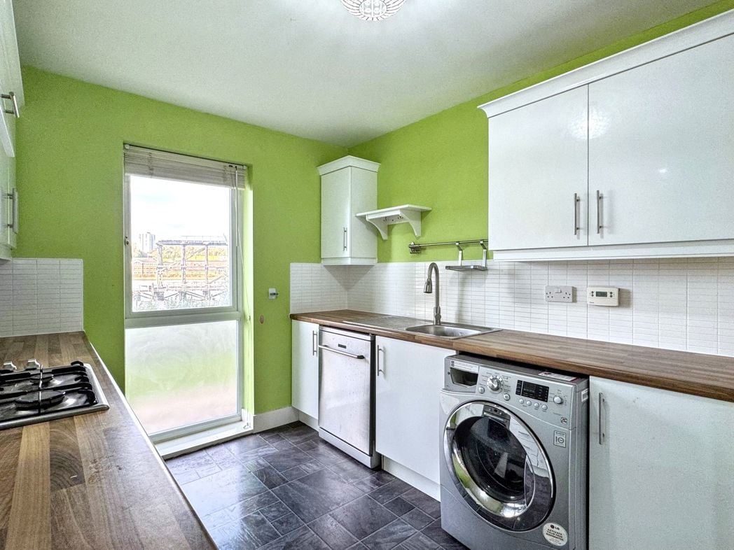 Property image 9 of 28