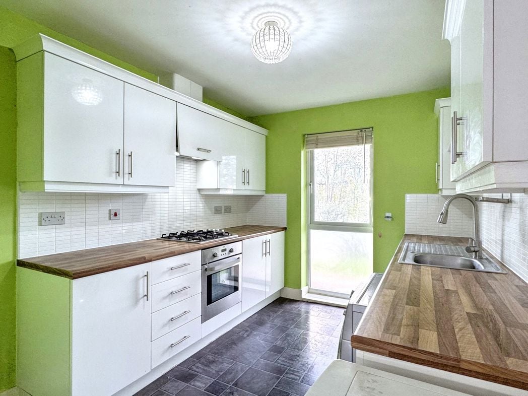 Property image 10 of 28