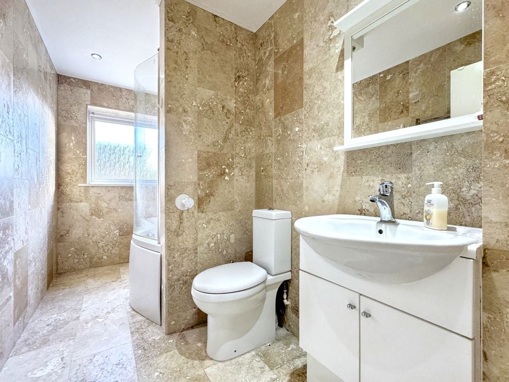 Property image 15 of 28