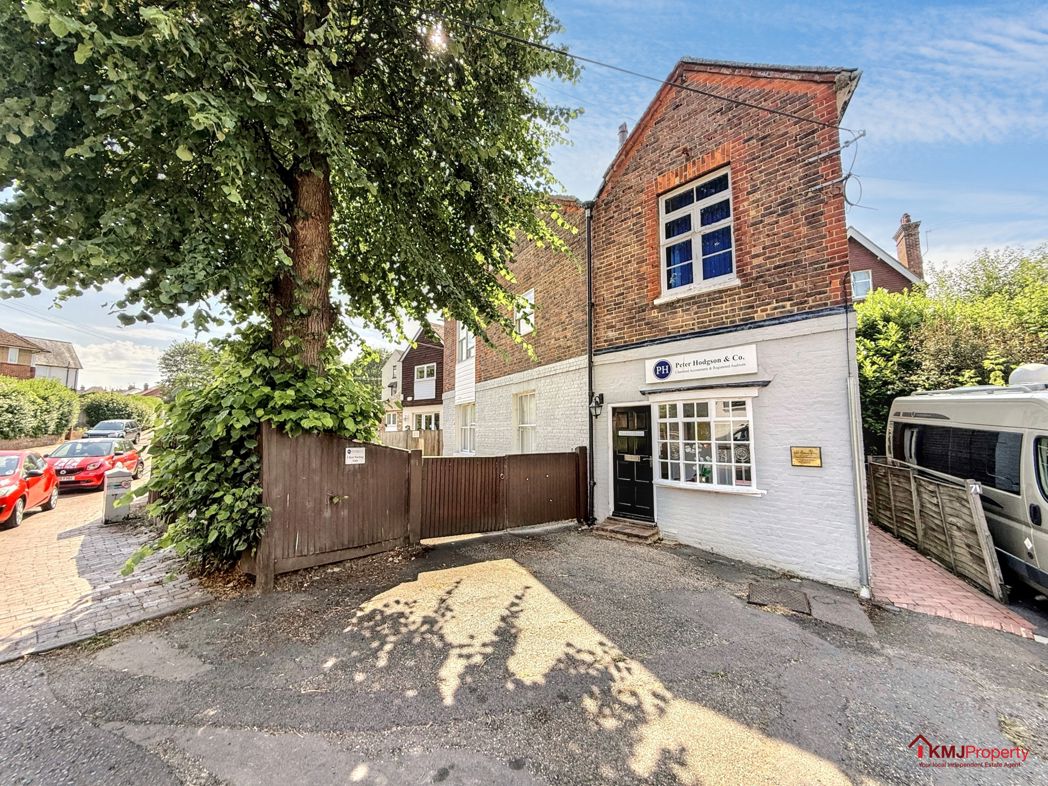Property image 2 of 12