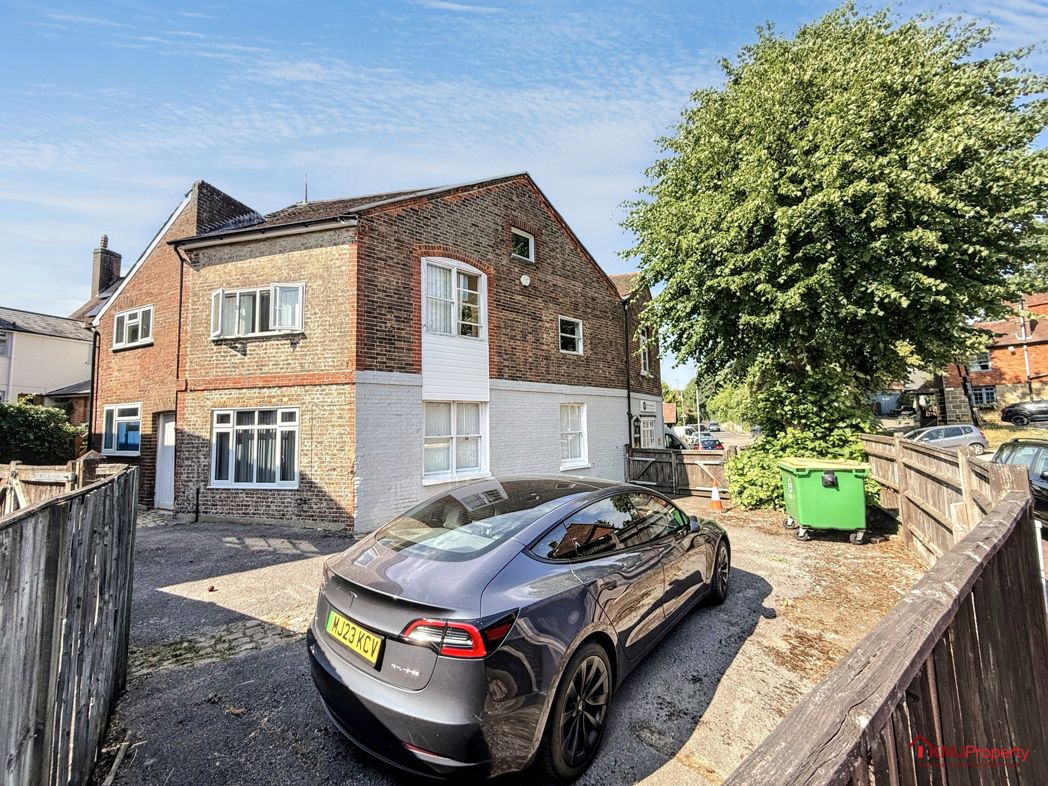 Property image 3 of 12