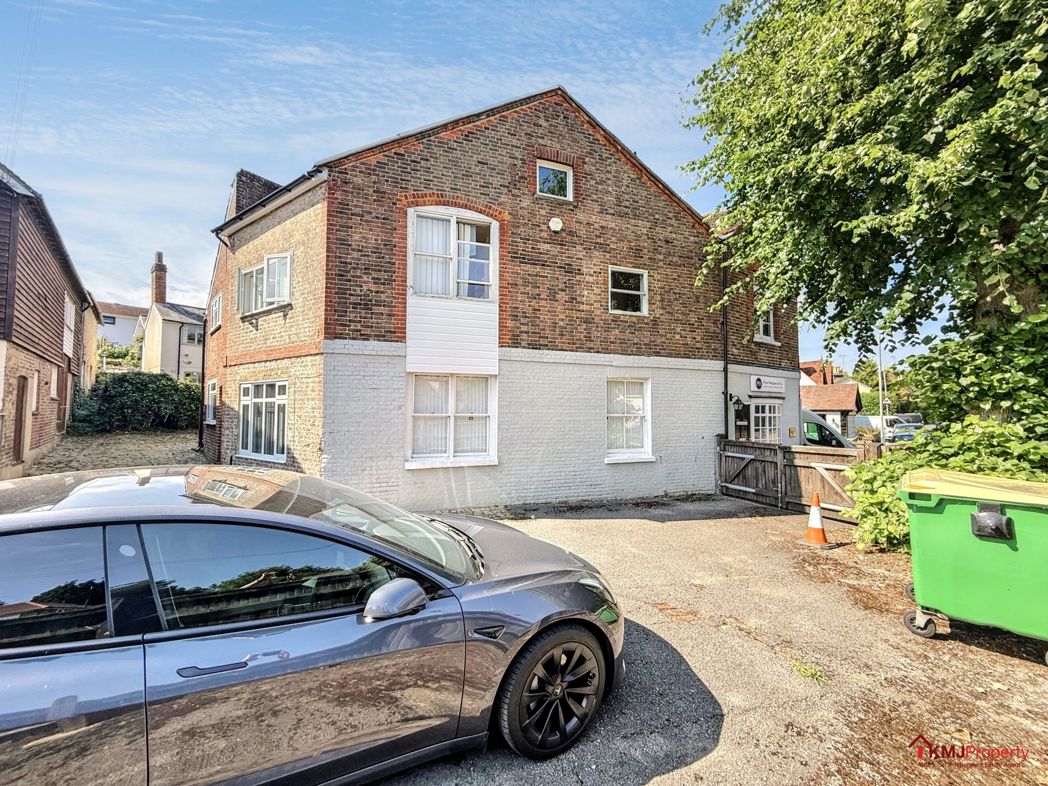 Property image 4 of 12
