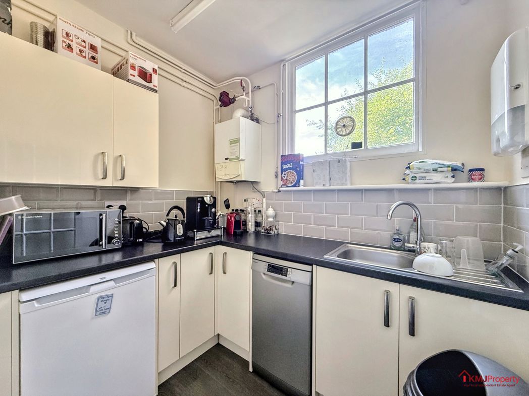 Property image 6 of 12