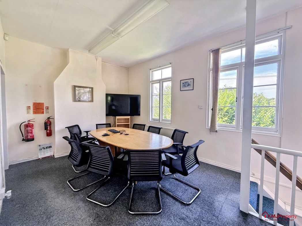Property image 10 of 12