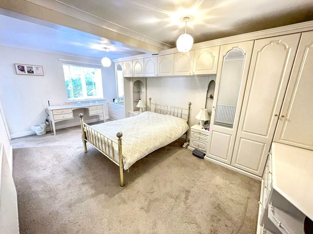 Property image 9 of 17