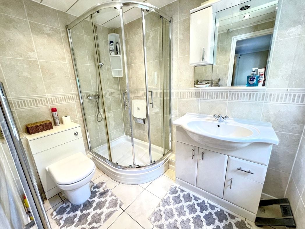 Property image 10 of 17