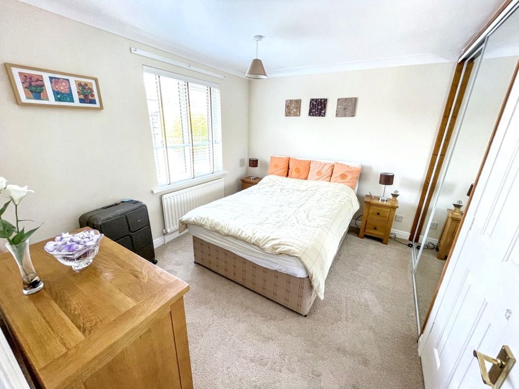 Property image 11 of 17