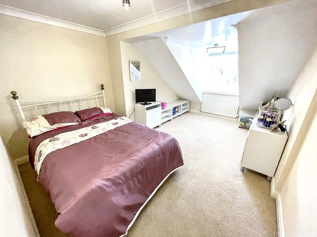 Property image 12 of 17