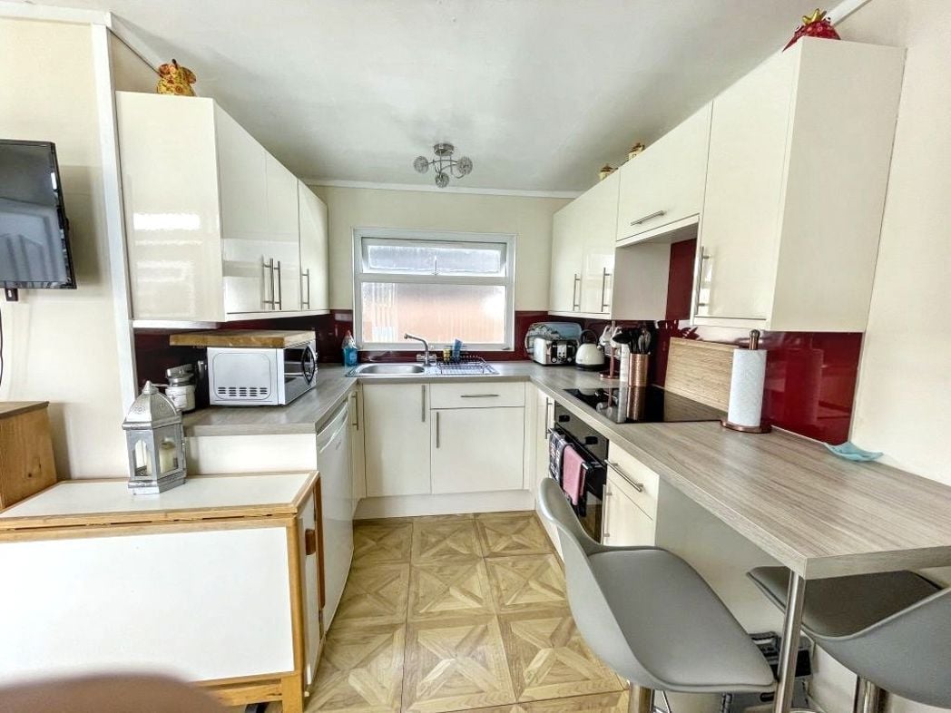 Property image 2 of 7