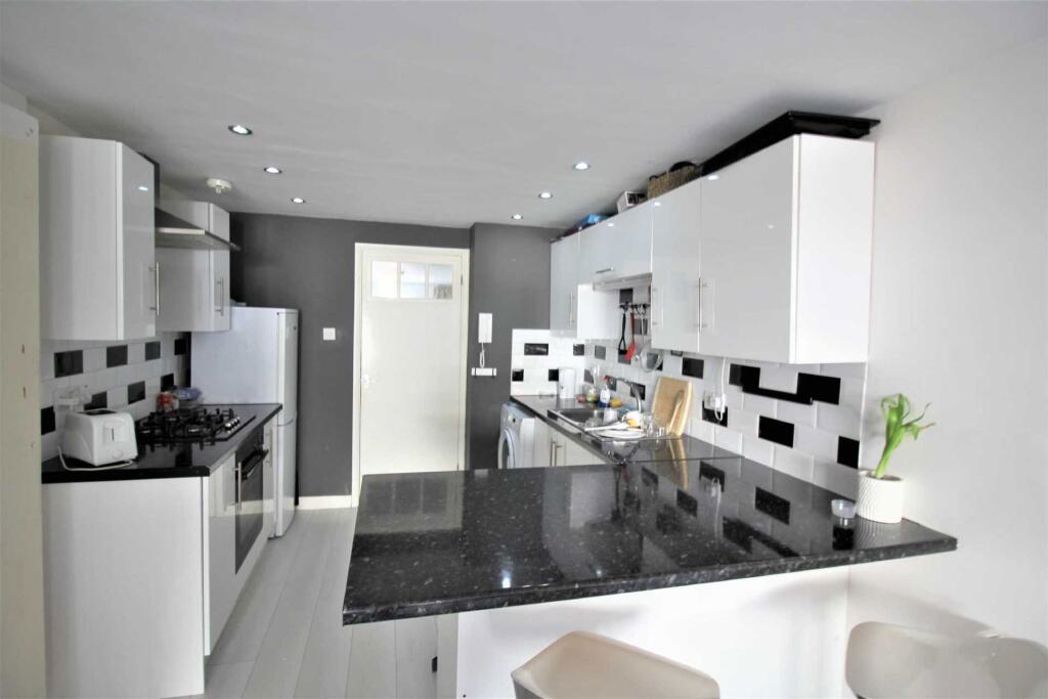 Property image 1 of 6
