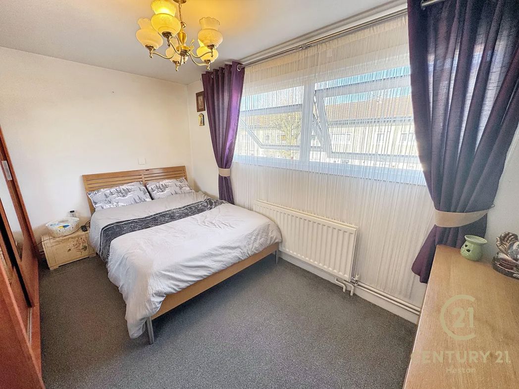 Property image 5 of 11