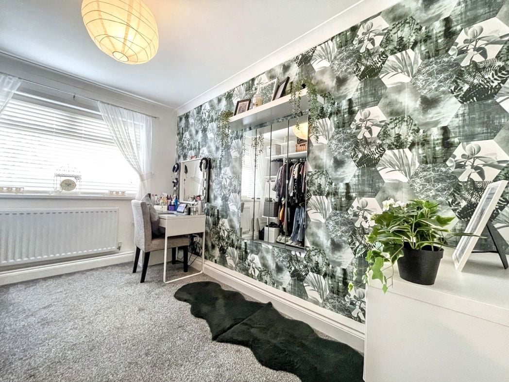 Property image 11 of 17