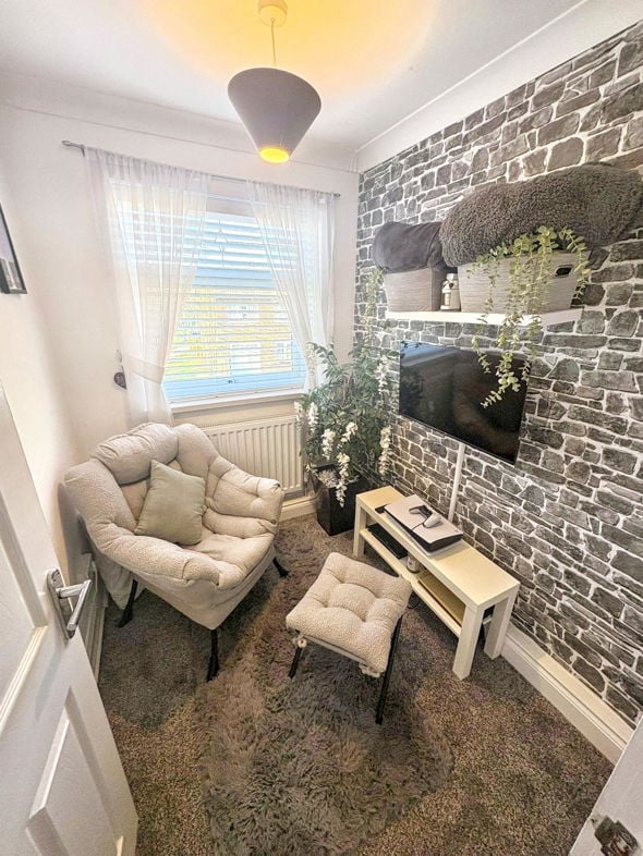 Property image 12 of 17