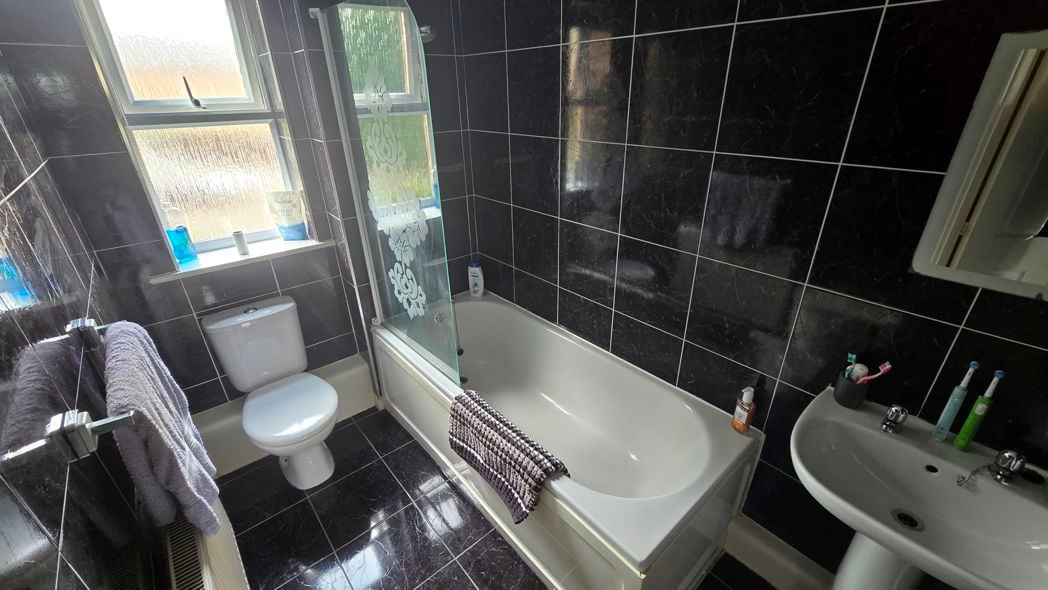 Property image 5 of 9