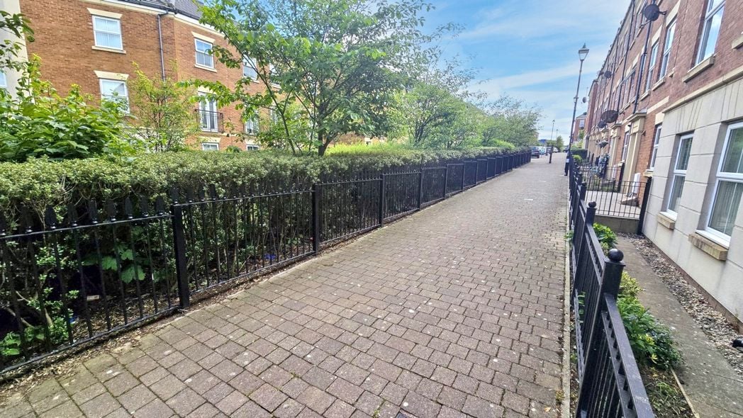 Property image 7 of 9