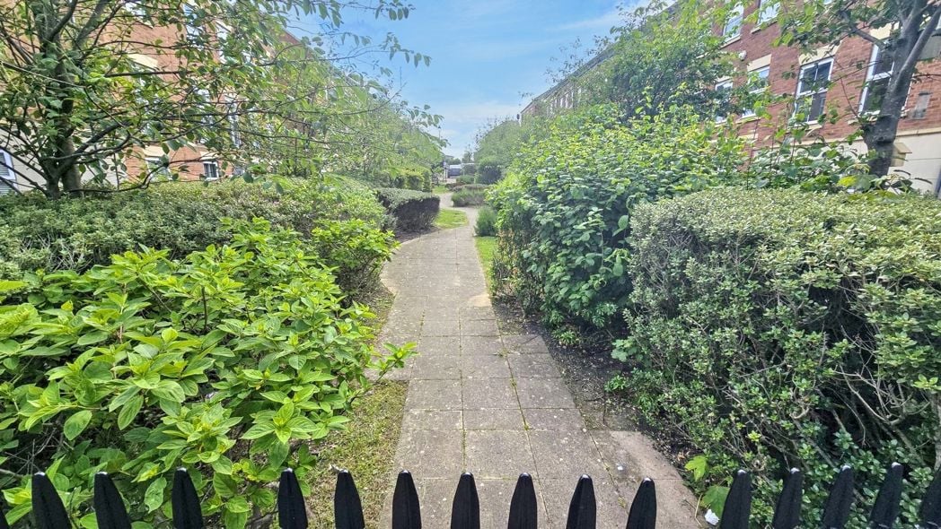 Property image 8 of 9
