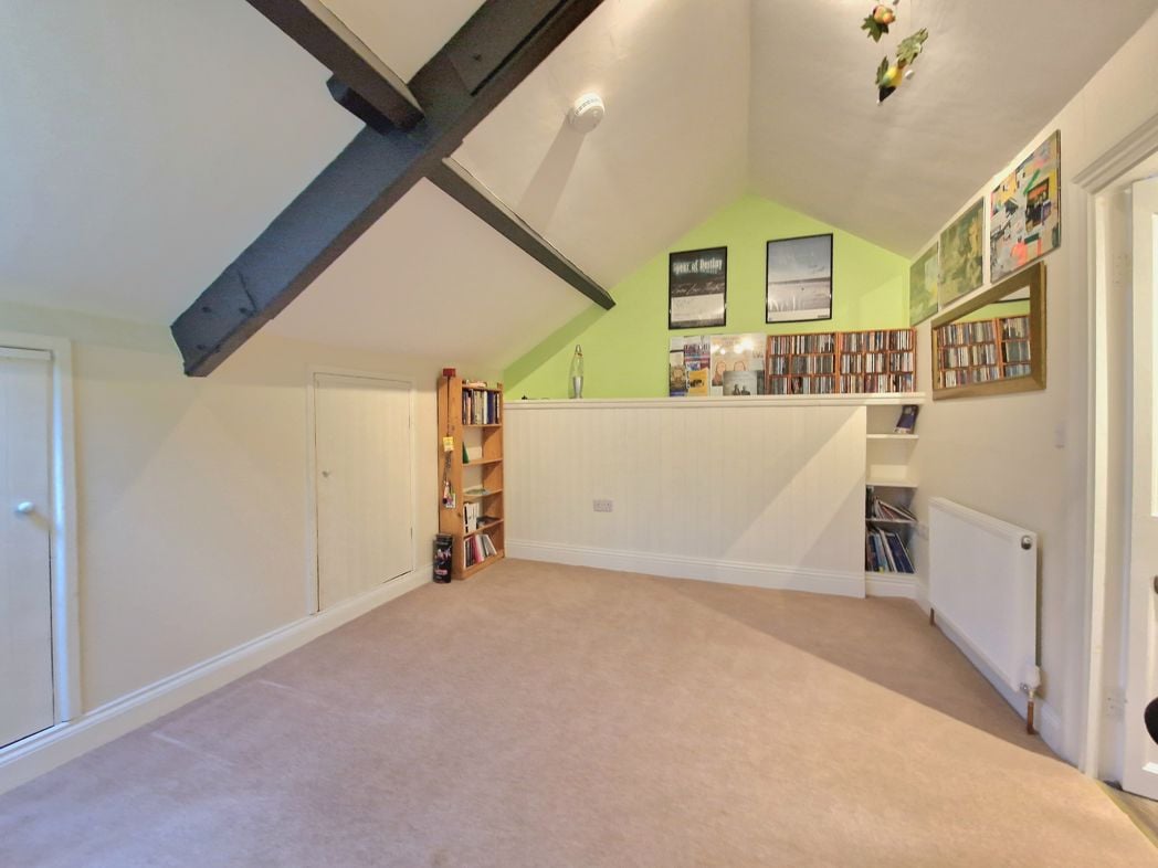 Property image 11 of 16