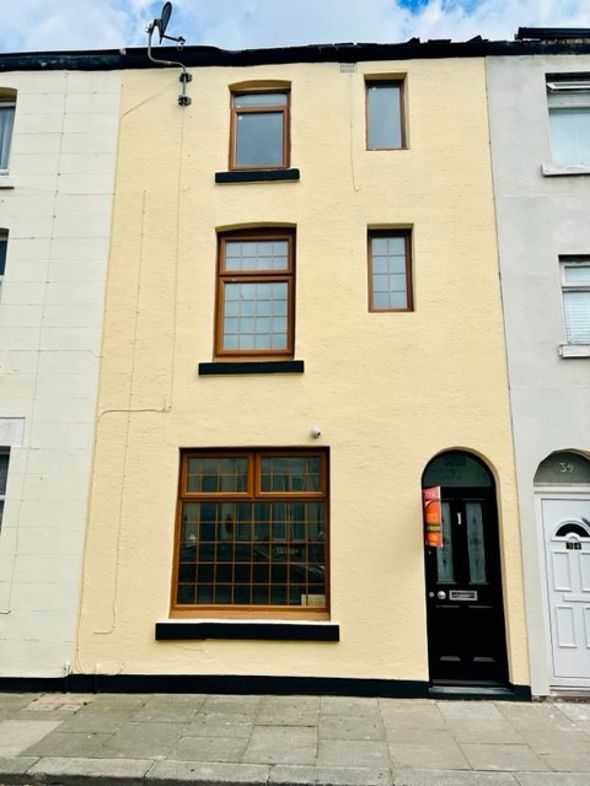 Property image 1 of 12