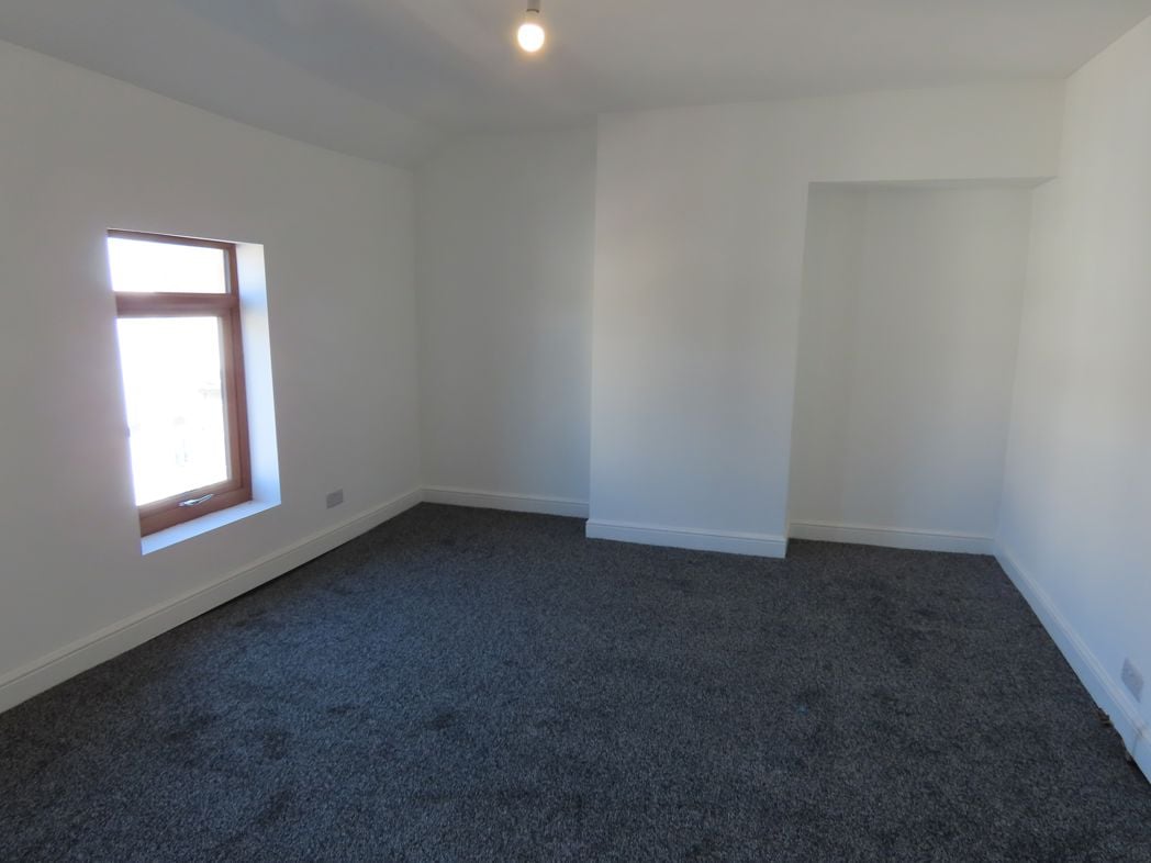 Property image 11 of 12